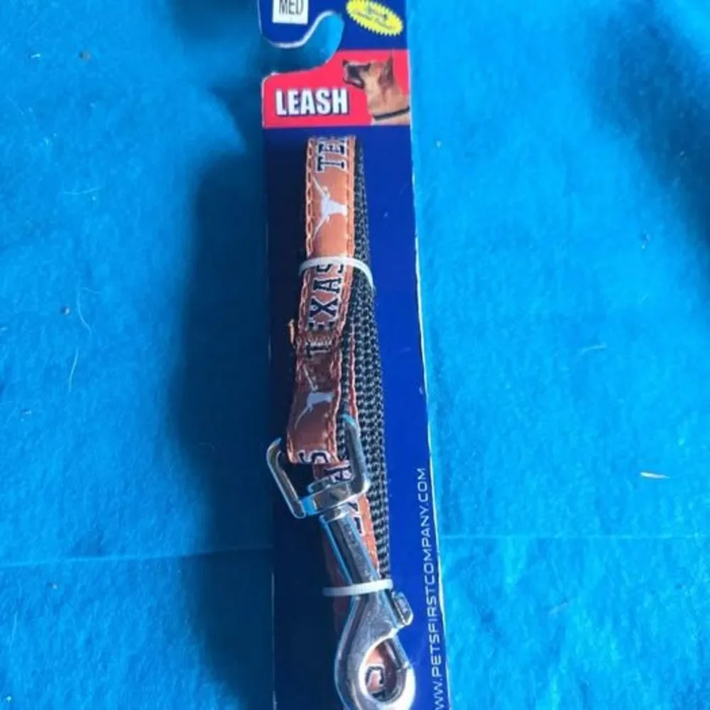 Brand New Texas Longhorns Medium Dog Leash (S-W)